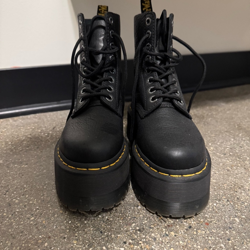 Dr. Martens Black Leather Jadon Max Women's Boots, size 5